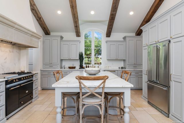 105 LODGE SPGS, Boerne, TX 78006