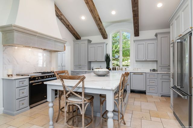 105 LODGE SPGS, Boerne, TX 78006