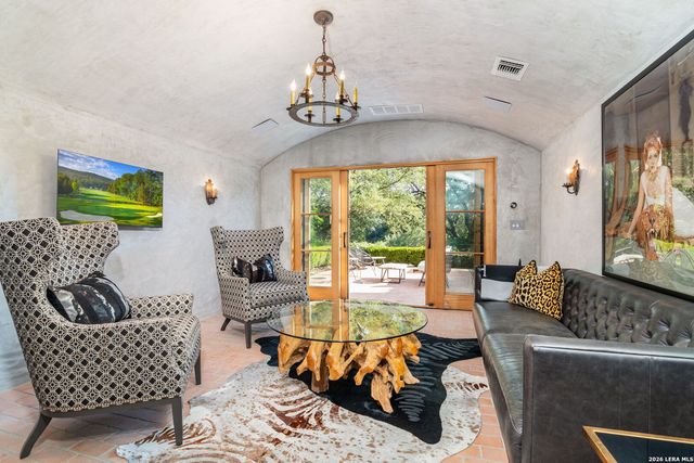 105 LODGE SPGS, Boerne, TX 78006