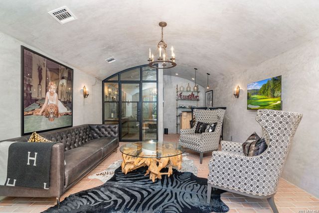 105 LODGE SPGS, Boerne, TX 78006