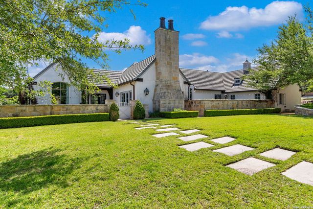105 LODGE SPGS, Boerne, TX 78006