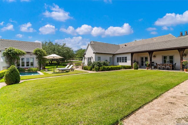 105 LODGE SPGS, Boerne, TX 78006