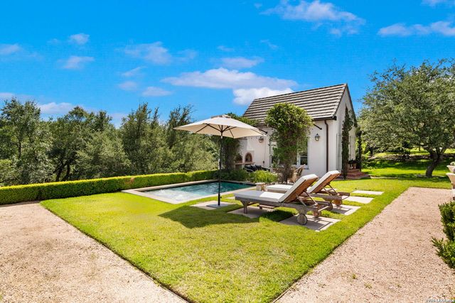 105 LODGE SPGS, Boerne, TX 78006