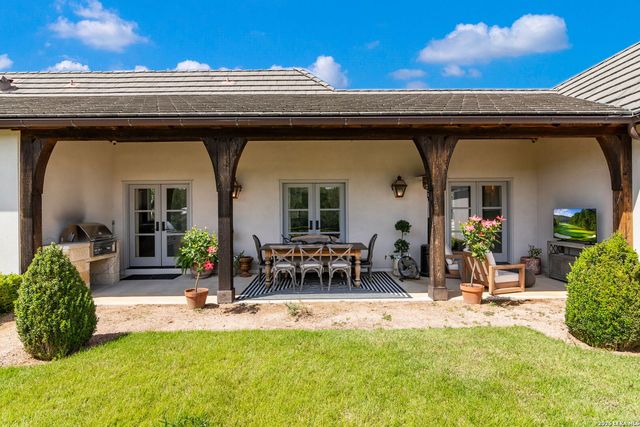 105 LODGE SPGS, Boerne, TX 78006