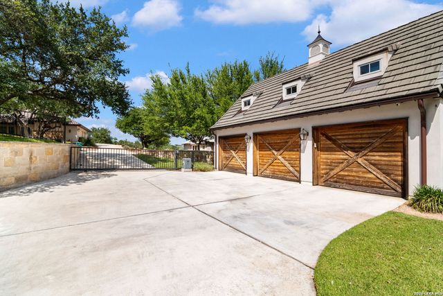 105 LODGE SPGS, Boerne, TX 78006