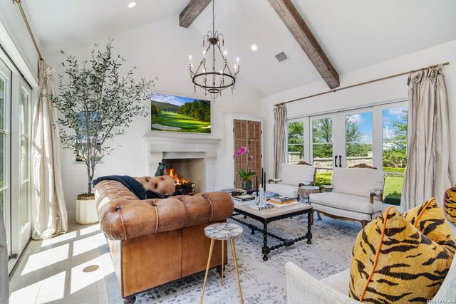 105 LODGE SPGS, Boerne, TX 78006