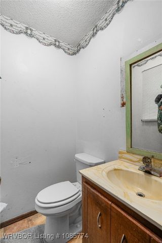 1701 N 5th Street, Paris, AR 72855