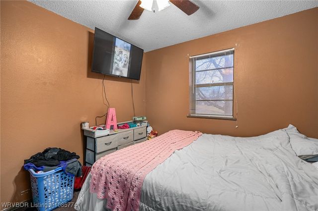 1701 N 5th Street, Paris, AR 72855