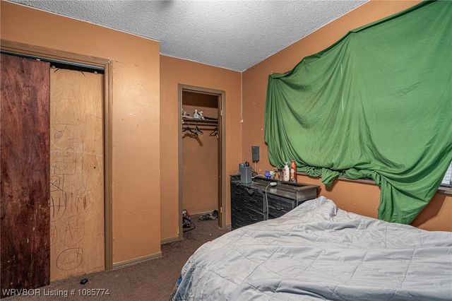 1701 N 5th Street, Paris, AR 72855