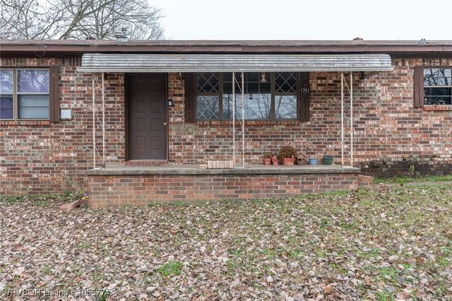 1701 N 5th Street, Paris, AR 72855