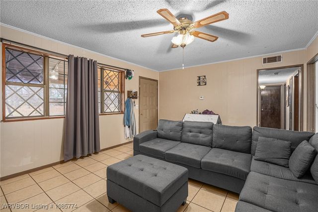 1701 N 5th Street, Paris, AR 72855