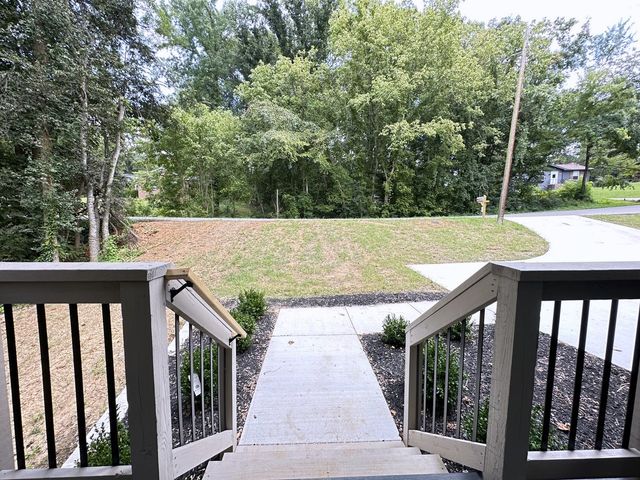 1282 Jostin Dr, Clarksville, TN 37040