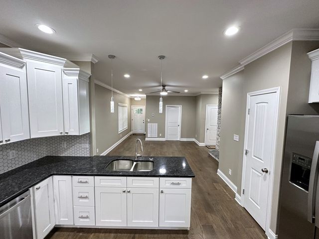 1282 Jostin Dr, Clarksville, TN 37040