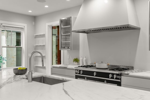 24 Sigourney St 2, Boston, MA 02130