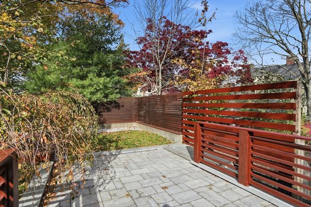 24 Sigourney St 2, Boston, MA 02130