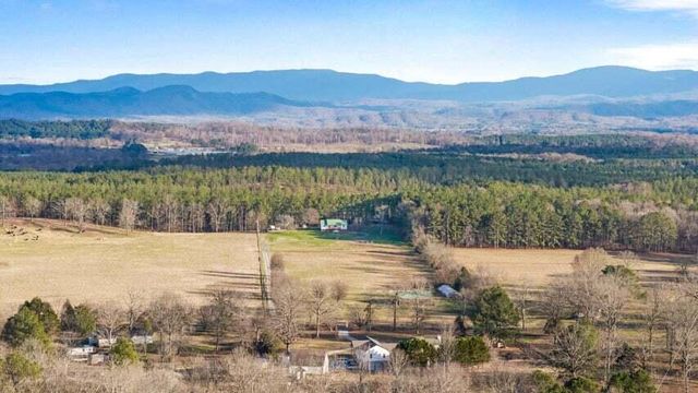 1535 Hughes Lake Road SE, Cleveland, TN 37323