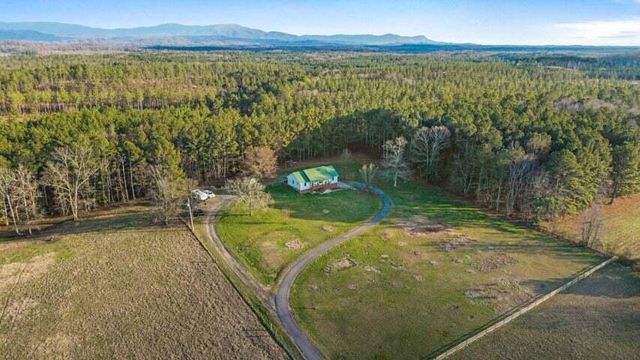 1535 Hughes Lake Road SE, Cleveland, TN 37323