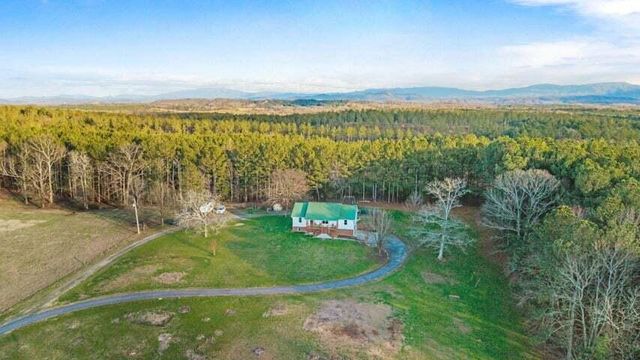 1535 Hughes Lake Road SE, Cleveland, TN 37323