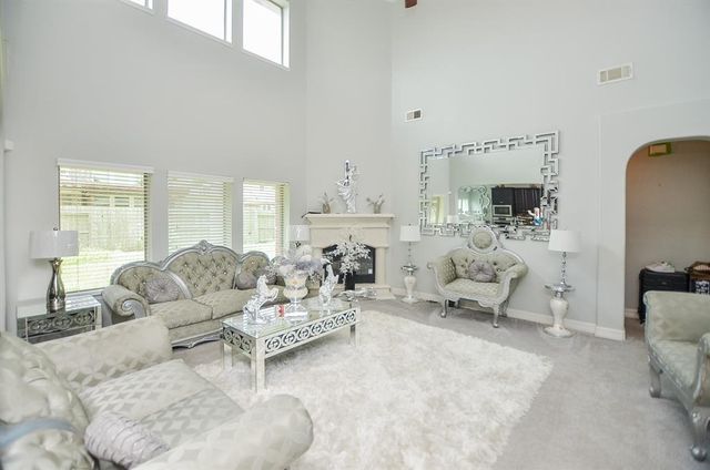 6638 Miller Shadow Lane, Sugar Land, TX 77479