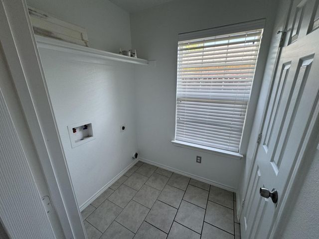 600 S Hattie Street B, Terrell, TX 75160