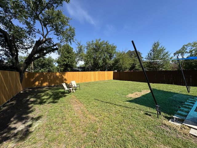 600 S Hattie Street B, Terrell, TX 75160