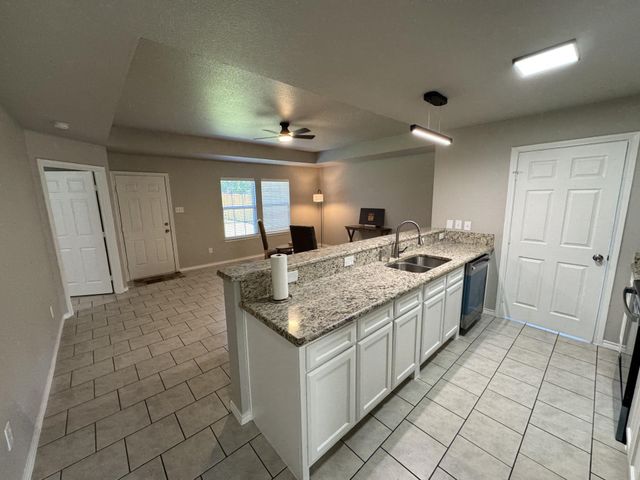 600 S Hattie Street B, Terrell, TX 75160
