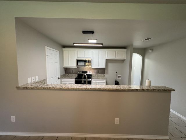 600 S Hattie Street B, Terrell, TX 75160