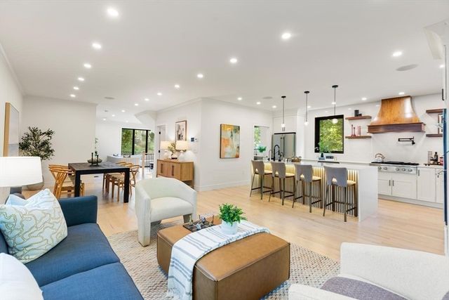 863 Main Street, Reading, MA 01867
