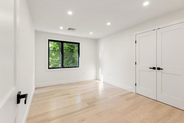 863 Main Street, Reading, MA 01867