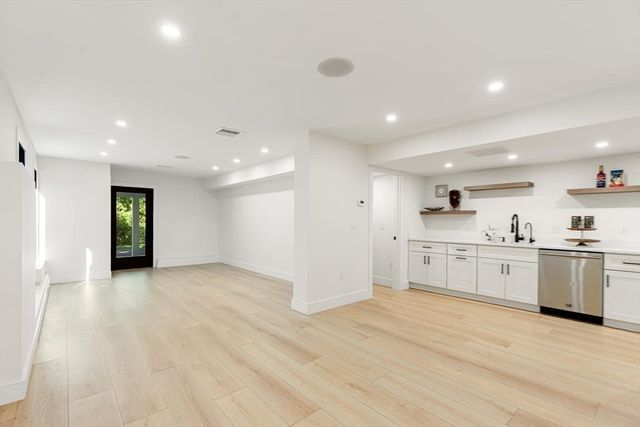 863 Main Street, Reading, MA 01867