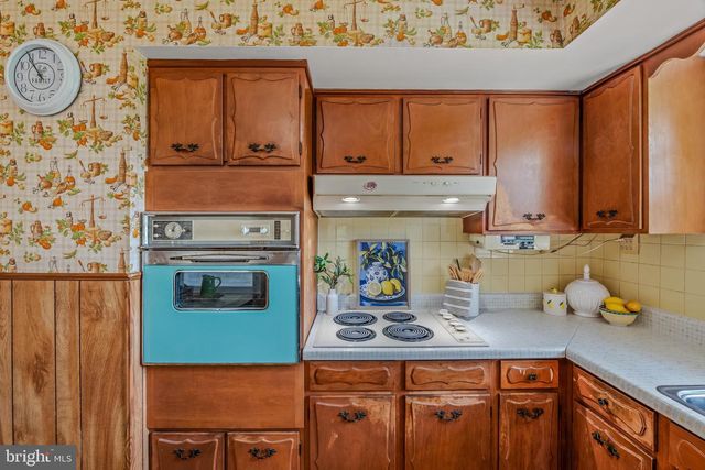 6463 KABLETOWN RD, Charles Town, WV 25414