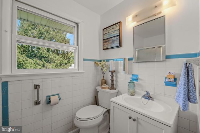 6463 KABLETOWN RD, Charles Town, WV 25414