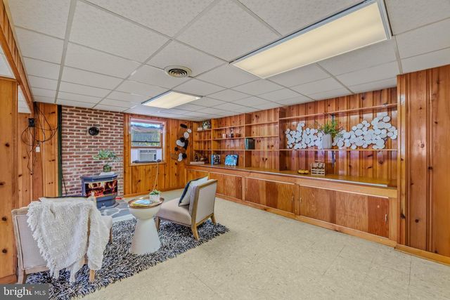 6463 KABLETOWN RD, Charles Town, WV 25414