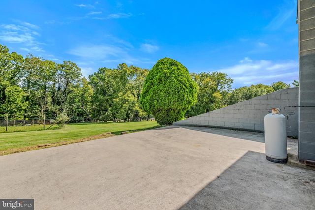 6463 KABLETOWN RD, Charles Town, WV 25414