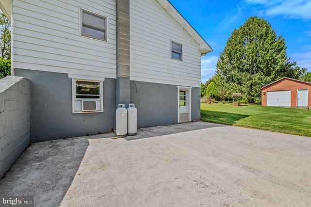 6463 KABLETOWN RD, Charles Town, WV 25414