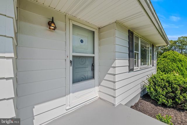 6463 KABLETOWN RD, Charles Town, WV 25414