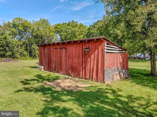 6463 KABLETOWN RD, Charles Town, WV 25414