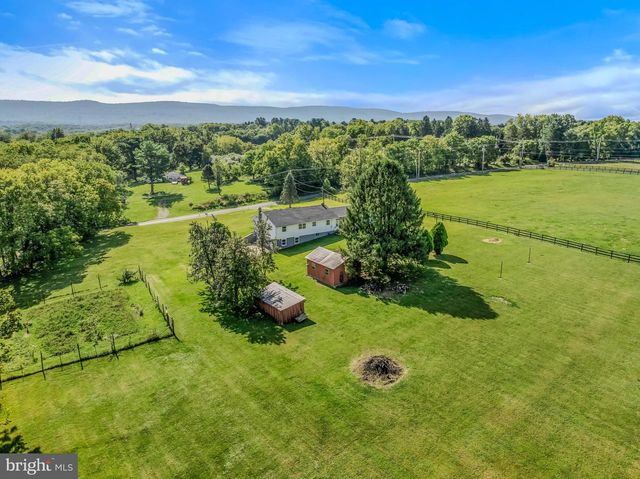 6463 KABLETOWN RD, Charles Town, WV 25414
