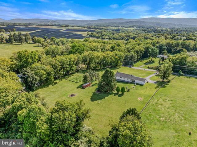 6463 KABLETOWN RD, Charles Town, WV 25414