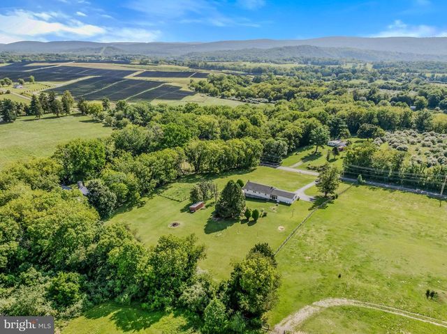 6463 KABLETOWN RD, Charles Town, WV 25414