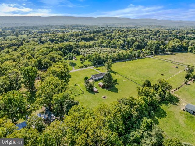 6463 KABLETOWN RD, Charles Town, WV 25414