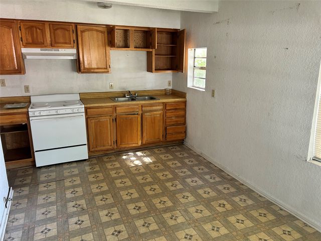 8814 Spaugh Court, White Settlement, TX 76108
