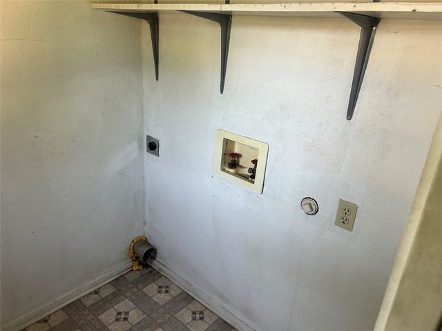 8814 Spaugh Court, White Settlement, TX 76108