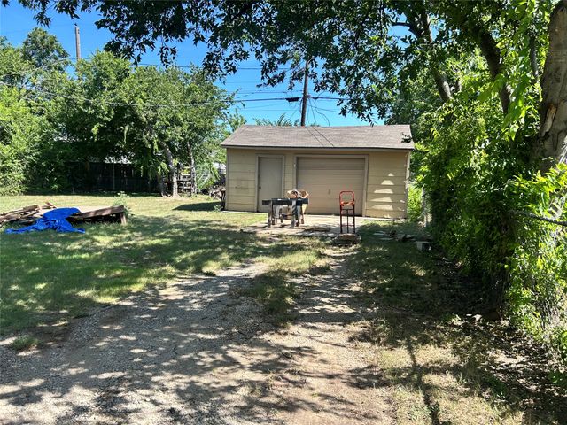 8814 Spaugh Court, White Settlement, TX 76108