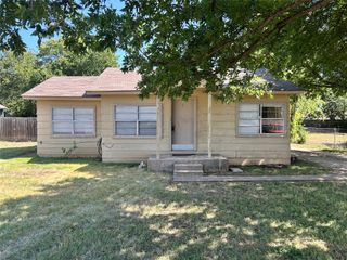 8814 Spaugh Court, White Settlement, TX 76108