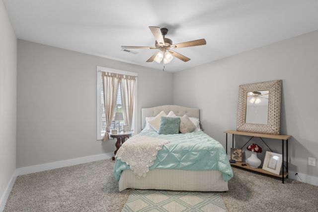 229 Kildeer Dr, Clarksville, TN 37040