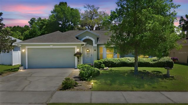 923 CASCADES PARK TRAIL, Deland, FL 32720