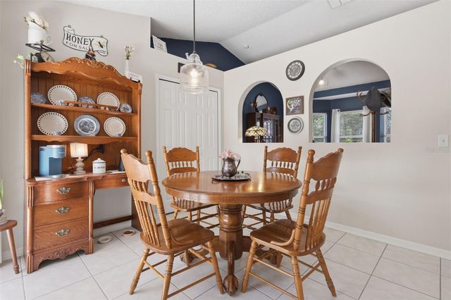 923 CASCADES PARK TRAIL, Deland, FL 32720