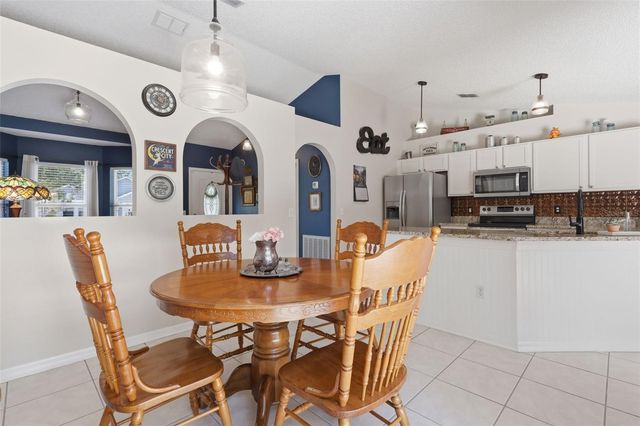 923 CASCADES PARK TRAIL, Deland, FL 32720