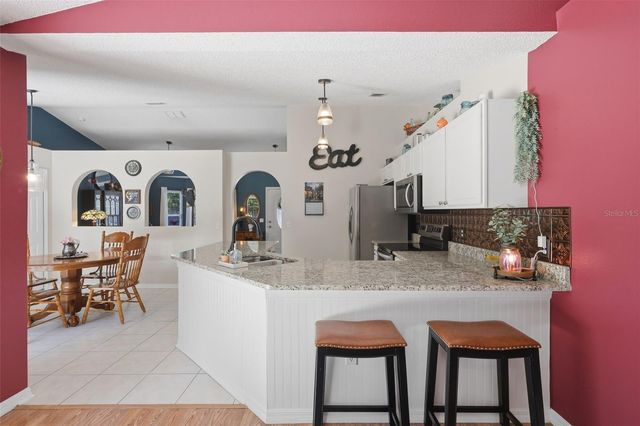 923 CASCADES PARK TRAIL, Deland, FL 32720